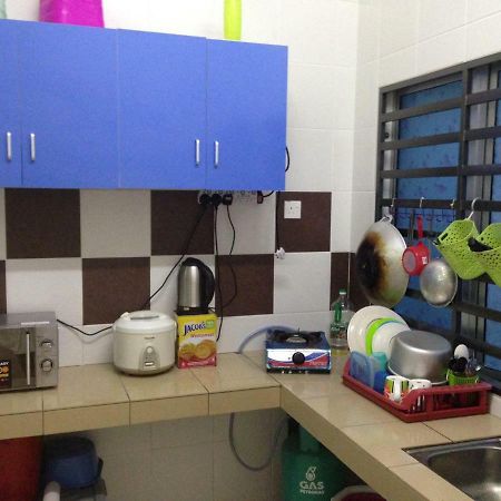 Nuha Homestay เซริอิสกันดาร์ ภายนอก รูปภาพ